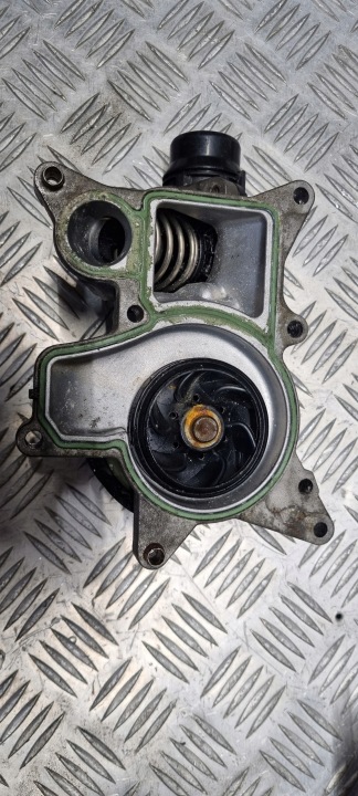BMW E90 E91 E92 POMPE À EAU 4738427