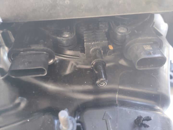 RENAULT KANGOO IV RÉSERVOIR AD BLUE AVEC POMPE 172A28893R