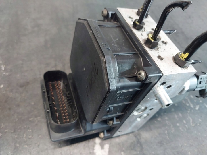 POMPE ABS SKODA SUPERB B5 3U0614517B