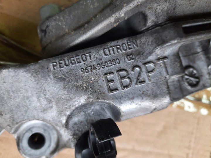 PEUGEOT 308 II T9 1.2 THP POIGNÉE COUSSIN MOTEUR