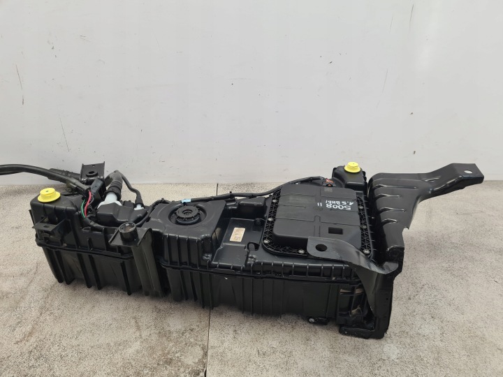 PEUGEOT 5008 II 1.5 BLUE HDI RÉSERVOIR ADBLUE 9813819480