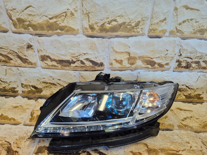 HONDA CRZ CR-Z GAUCHE PHARE ORDINAIRE HALOGÈNE AVEC LEDEM EUROPE