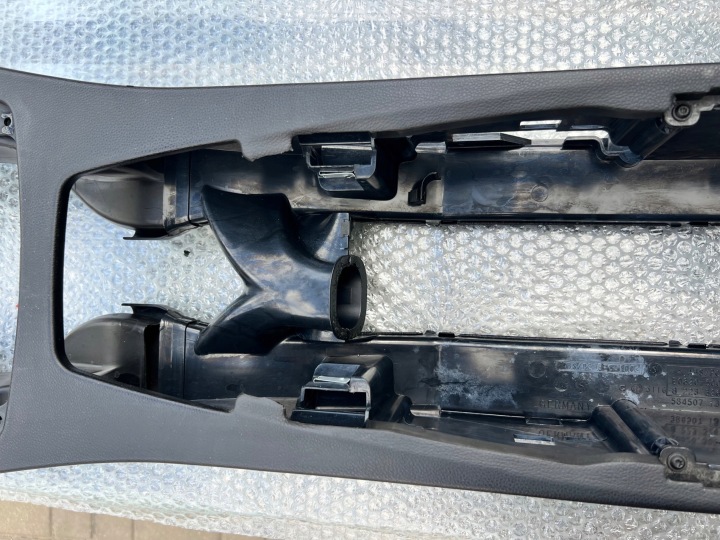 BMW E65 TUNNEL CHÂSSIS SOUS ACCOUDOIR AVANT NOIRE CUIR 7051563 8223326
