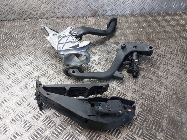 PÉDALE GAZ POTENTIOMÈTRE PÉDALE ADHÉRENCE PÉDALE FREINS BMW E90