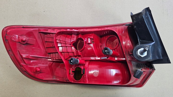 AUDI A3 8P 5D SPORTBACK PHARE DROIT ARRIÈRE ARRIÈRE 8P4945096G FACTURE TVA 23%