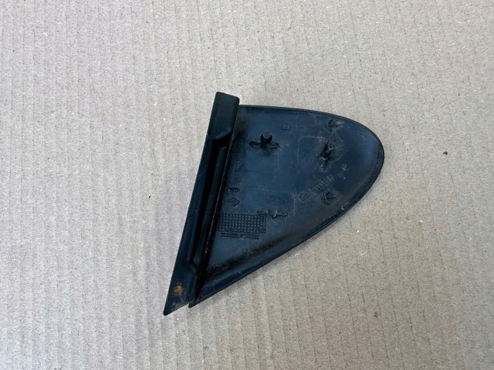 RENAULT MEGANE III TRIANGLE PROTECTION GARDE-BOUE DROIT 638740003R