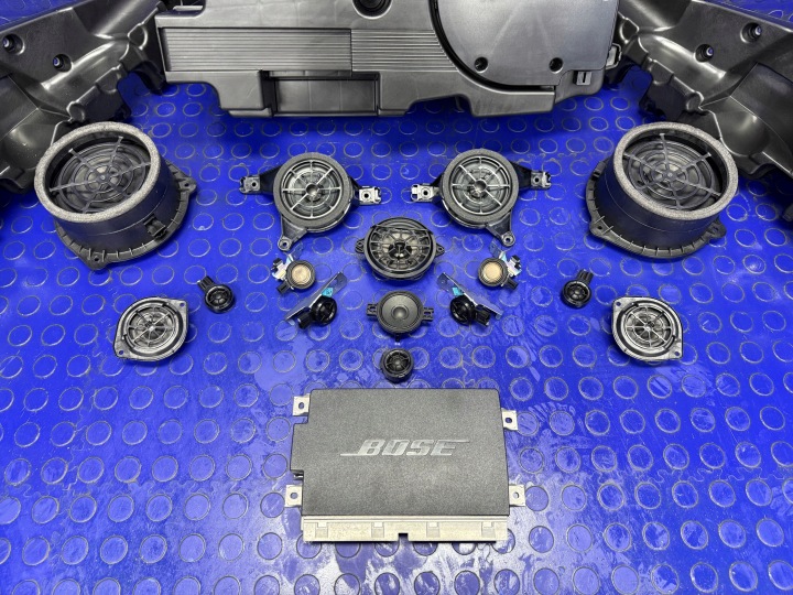 ENSEMBLE KIT HAUT-PARLEURS NAGLOSNIENIA AUDIO BOSE AUDI Q7 4M0035223A OEM