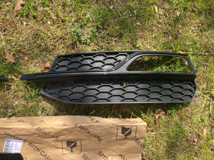 2 CV JEU 2 PIÈCES GRILLE CALANDRE PARE-CHOCS GAUCHE DROITE AUDI A3 8V S LINE 12+