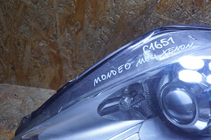 FORD MONDEO MK4 LIFT PHARE GAUCHE AVANT XÉNON UK (C1651)