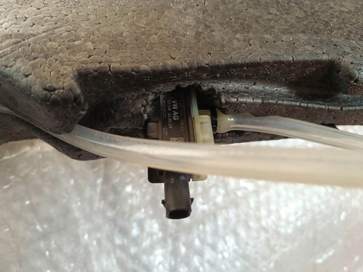 AMORTISSEUR MOUSSE PARE-CHOCS AVANT VOLKSWAGEN TOURAN II 2.287
