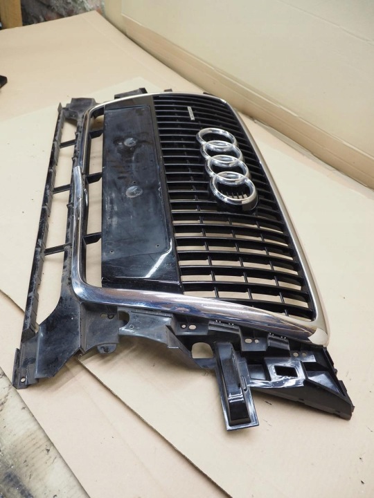 AUDI Q5 8R 8R0853651 CALANDRE RADIATEUR GRILLE