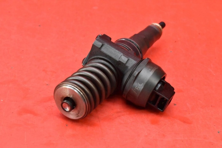 INJECTEUR INJECTEUR DE POMPE 038130073AJ 0414720037 VW GOLF 4 IV 1.9 TDI 101 KM 97-06