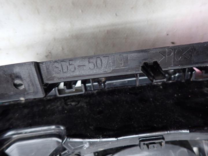 MAZDA CX5 CX-5 II LIFT 21- GRILLE CALANDRE RADIATEUR KSD5-50719