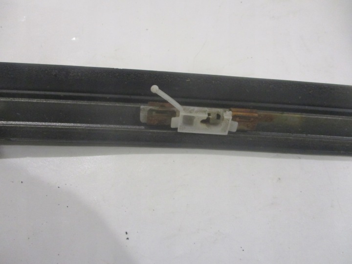 MOULURE PARE-BRISE AVANT GAUCHE VOLVO XC60 I AVANT RESTYLAGE 08-12 484 30784797