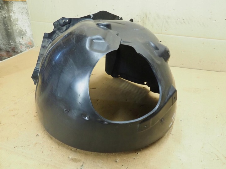 AUDI A3 8Y0 PASSAGE DE ROUE AVANT DROIT AVANT DROIT 8Y0821172R