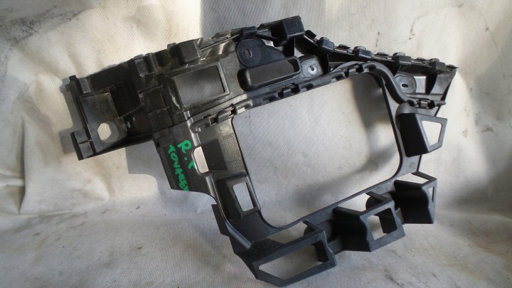 TOUAREG II GLISSIÈRE ZDERZKA ARRIÈRE DROIT ARRIÈRE FIXATION 7P6807394 7P6807394A