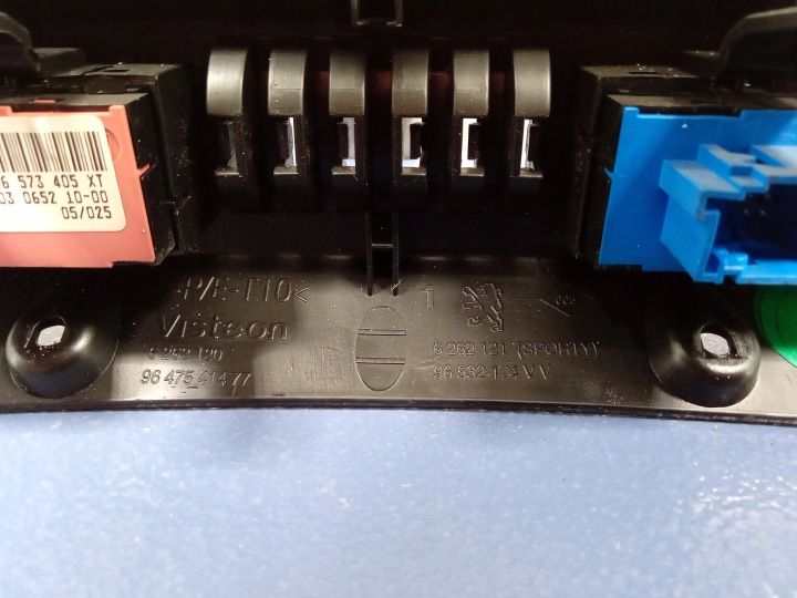 PEUGEOT 1007 CHÂSSIS RADIO CONSOLES 9647541477