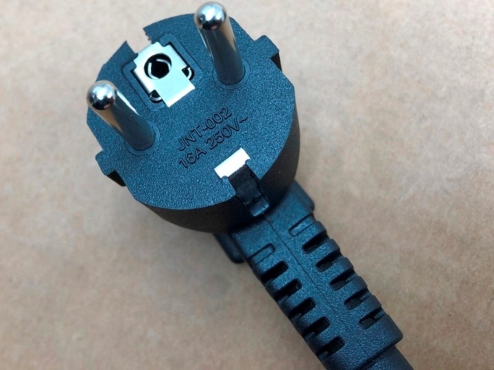 CHARGEUR 16A 230V 3,5KW IP65 VERS TESLA 3 X AVEC Y CYBERTRUCK USA APP CAPTEUR
