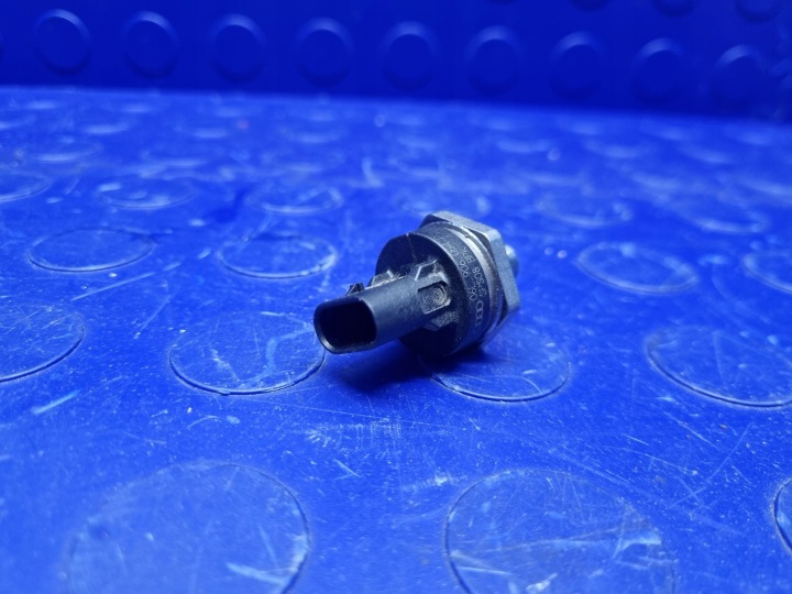 AUDI A3 8Y 2.0 TFSI DNV CAPTEUR PRESSION CARBURANTS ORIGINAL 06L906054D