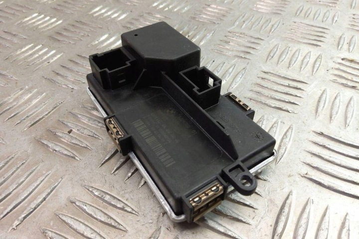 RELAIS VENTILATEUR RÉCHAUFFEURS BMW 5 (F10) 64119311938 2.0L DIESEL 2013