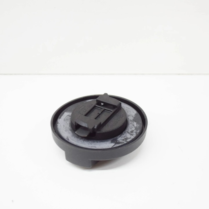 VOLKSWAGEN ARTEON BOUCHON GOULOTTE DE REMPLISSAGE HUILES 04E103485B ORIGINAL