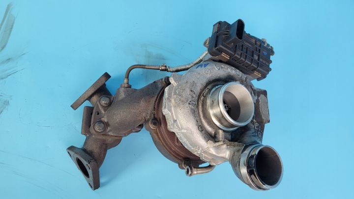 MERCEDES W218 CLS 350 3.0 CDI TURBOCOMPRESSEUR A6421421100 GUIDE