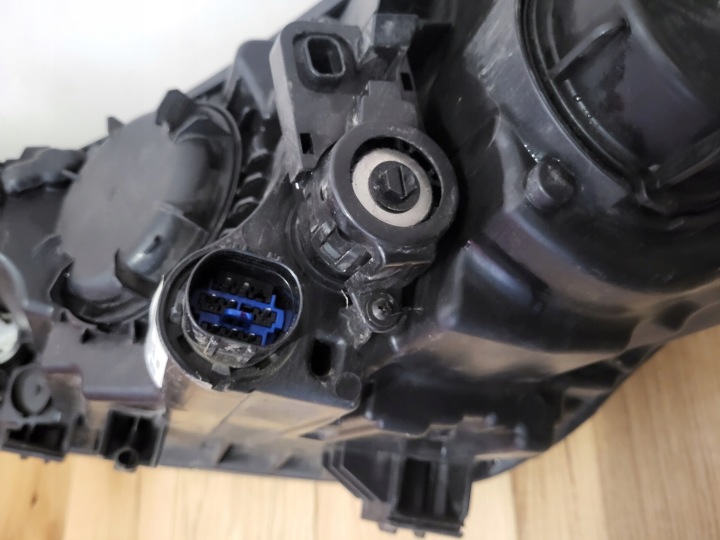 PHARE DROITE HYUNDAI TUCSON 92102 D7201