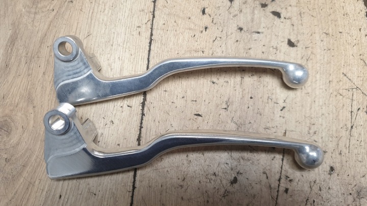 LEVIER ADHÉRENCE POIGNÉE SUZUKI LS650 VL800 VZ800 57620-24B01