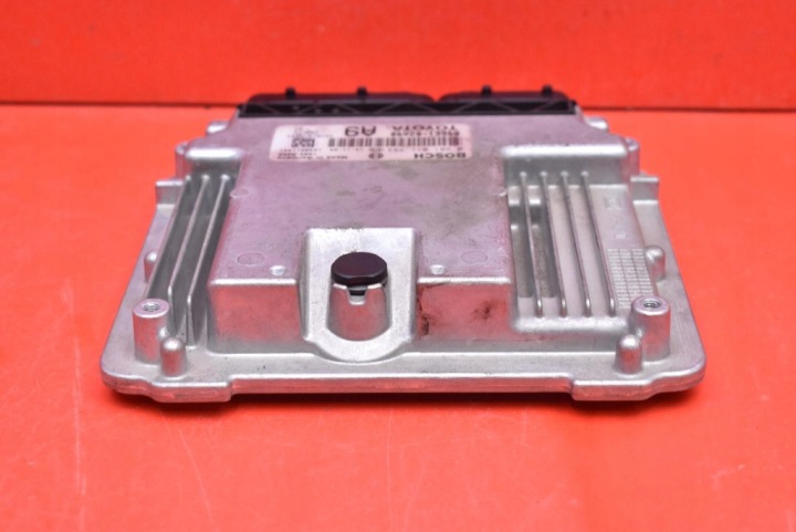 CONTRÔLEUR MOTEUR 89661-02A90 0281011733 TOYOTA COROLLA E12 1.4 D-4D 90 KM