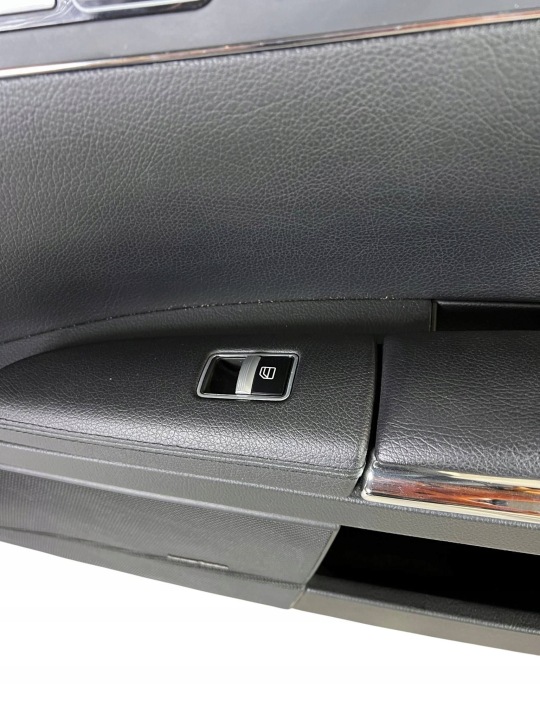 COLLECTEUR PORTES DROIT AVANT MERCEDES-BENZ S-KLASA W221 A2218709358