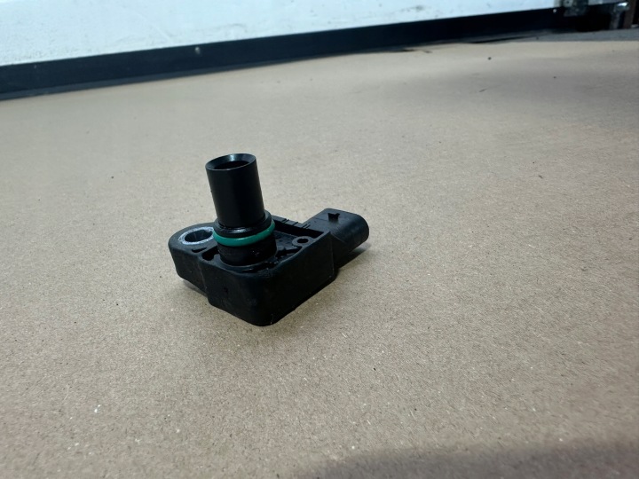 CAPTEUR PRESSION SURALIMENTATION CHARIOT CAPTEUR MERCEDES 3.5, 3.0 V6 A0091533328