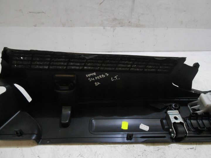 SKODA SUPERB III 3 MOULURE LATÉRALE COUVERCLES DE COFFRE FIXATION RIDEAUX GAUCHE 3V9867761