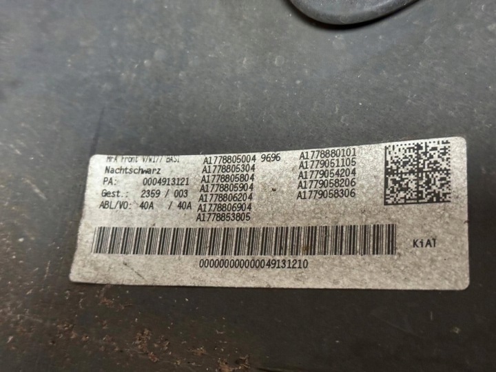 PARE-CHOCS AVANT MERCEDES A CLASSE W177 LIFT A1778851905 22 EN TRÈS BON ÉTAT