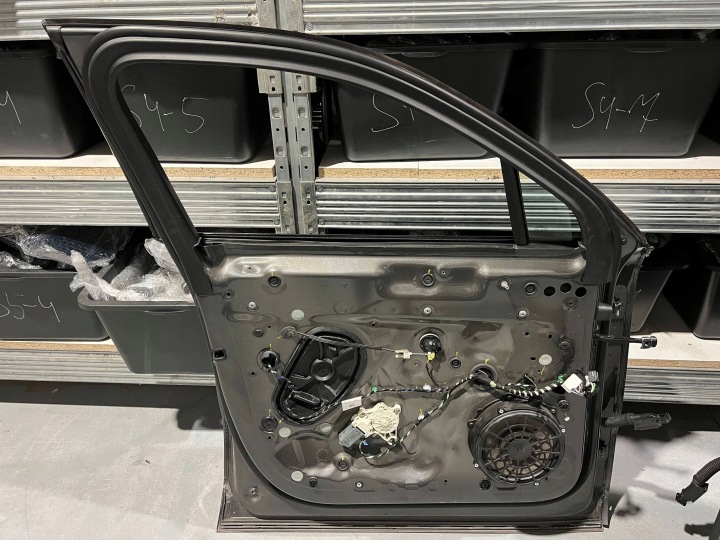 PORSCHE CAYENNE 3 PORTES AVANT GAUCHE 9Y0831311C