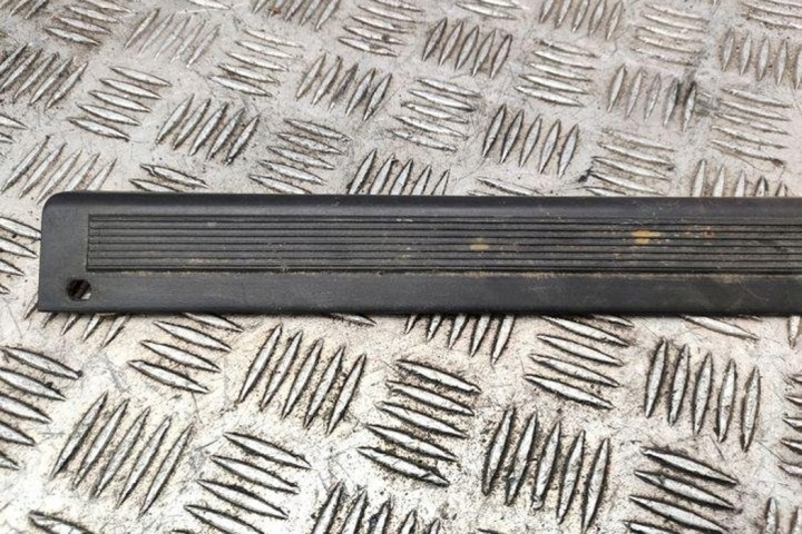 AVANT GAUCHE MOULURE DÉCORATIVE SEUIL ALFA ROMEO 166 (936_) A368 2.4L DIESEL