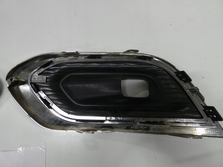 GRILLE PARE-CHOCS DROITE RENAULT KADJAR LIFT 571