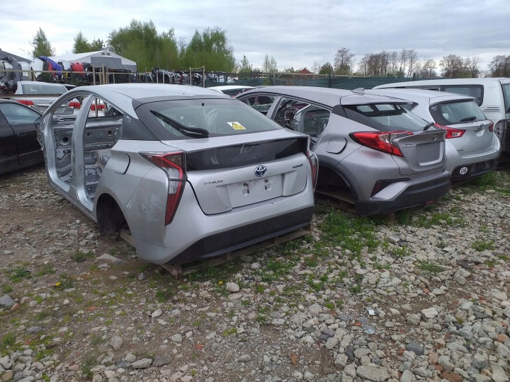 TOYOTA PRIUS IV 1,8 XW50 PRIME SPOILER MOULURE TOITS REVÊTEMENT 75607-47010