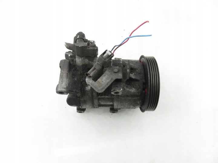 COMPRESSEUR DE CLIMATISATION TOYOTA YARIS I (P1) 1.3 VVTI 87 2SZ-FE 4472209466