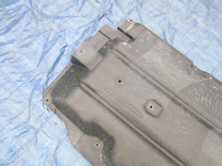 CHEVROLET VOLT 2013 PROTECTION PLAQUE INFÉRIEURE CHÂSSIS DROITE