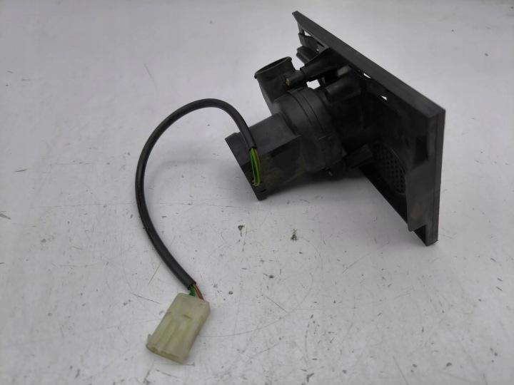 BMW X5 E53 2005 VENTILATEUR ORDINATEUR MOTEUR 0130002831