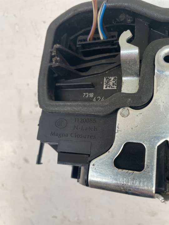 BMW X4 SERRURE DE PORTE DROIT AVANT 7318424