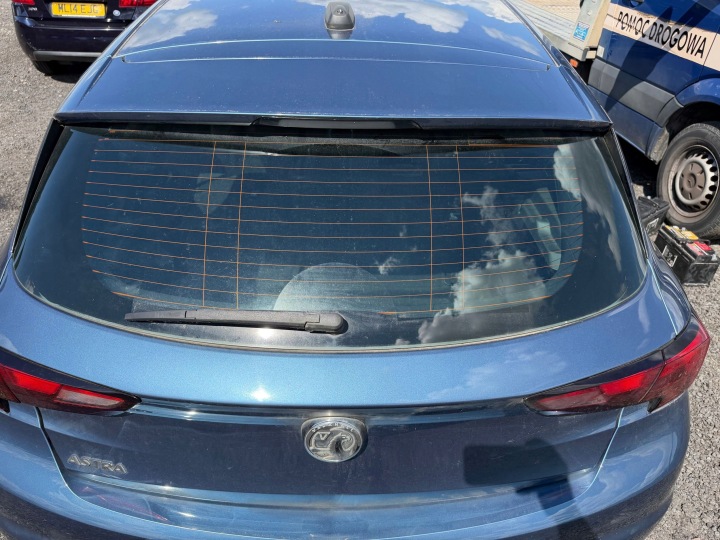 CÔTÉ ARRIÈRE OPEL ASTRA K