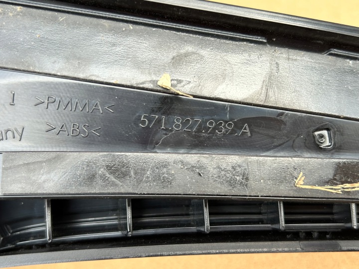 VW TIGUAN III DROITE GAUCHE MOULURE SPOJLERA COUVERCLES DE COFFRE COUVERCLES DE COFFRE ARRIÈRE ARRIÈRE