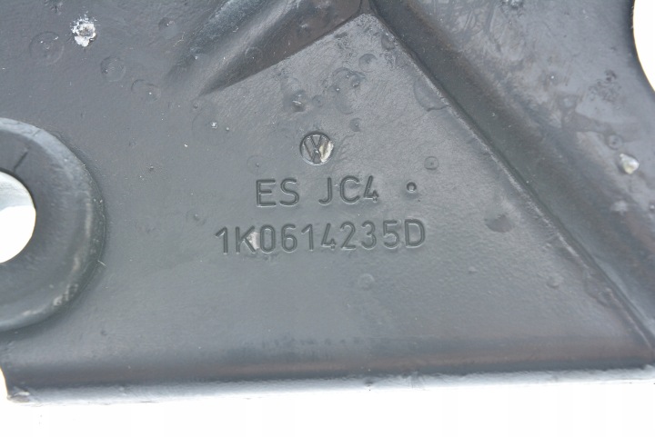POIGNÉE FIXATION POMPES ABS VW BEETLE 5C 1K0614235D