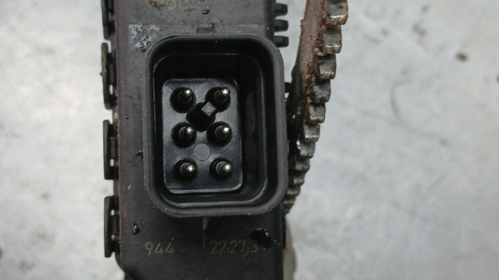 ÉLÉVATEUR DROIT AVANT OPEL ASTRA G 00R 1.6B 90521882