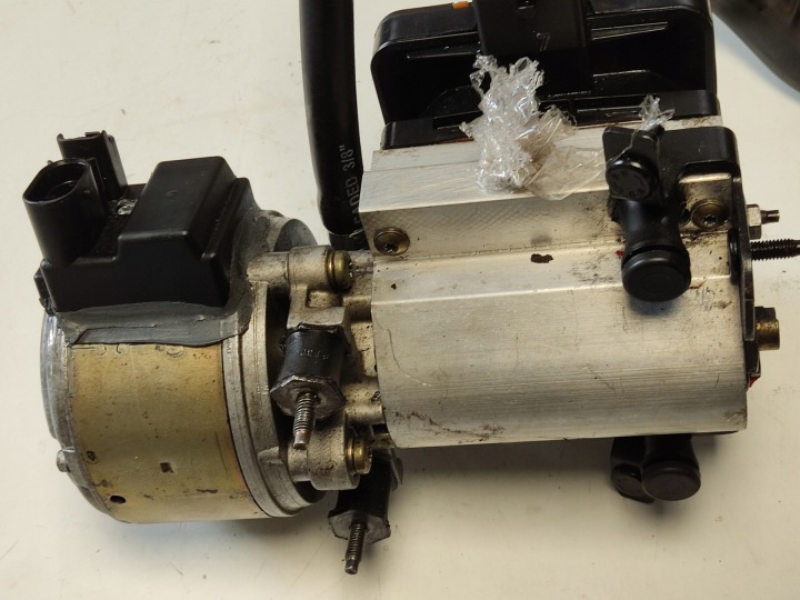 POMPE HYDRAULIQUE C C5 (X7) 2.0HDI