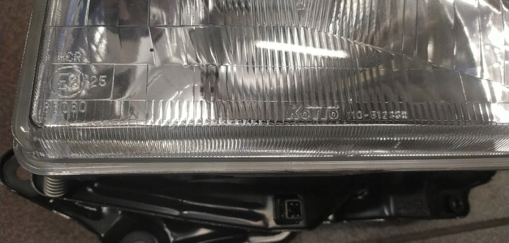 MAZDA 121 DA PROJECTEUR DROIT ORIGINE 110-61238