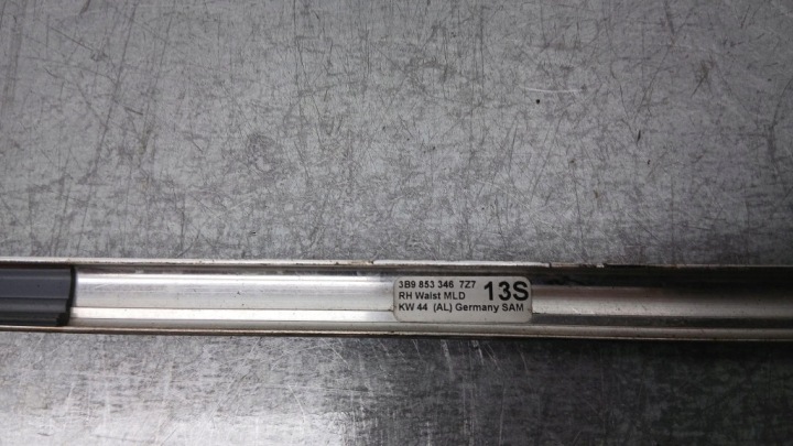 MOULURE PORTES DROITE ARRIÈRE VW PASSAT B5 RESTYLAGE 1.9TDI 00-05R UNIVERSEL 3B9853346