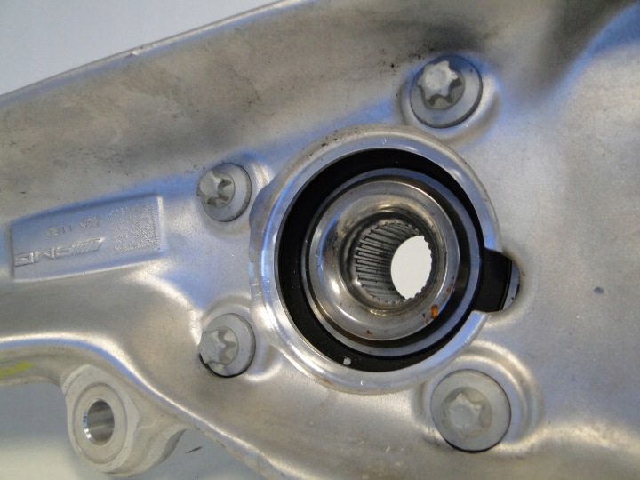 MERCEDES CLE 236 C236 ROTULE DE DIRECTION AVANT GAUCHE 53 AMG A2363321100