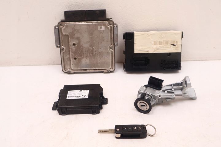 JEEP RENEGADE 1.6 MTJ ORDINATEUR CONTACTEUR D'ALLUMAGE FUSIBLE 519773460, 52054084, 520432770,